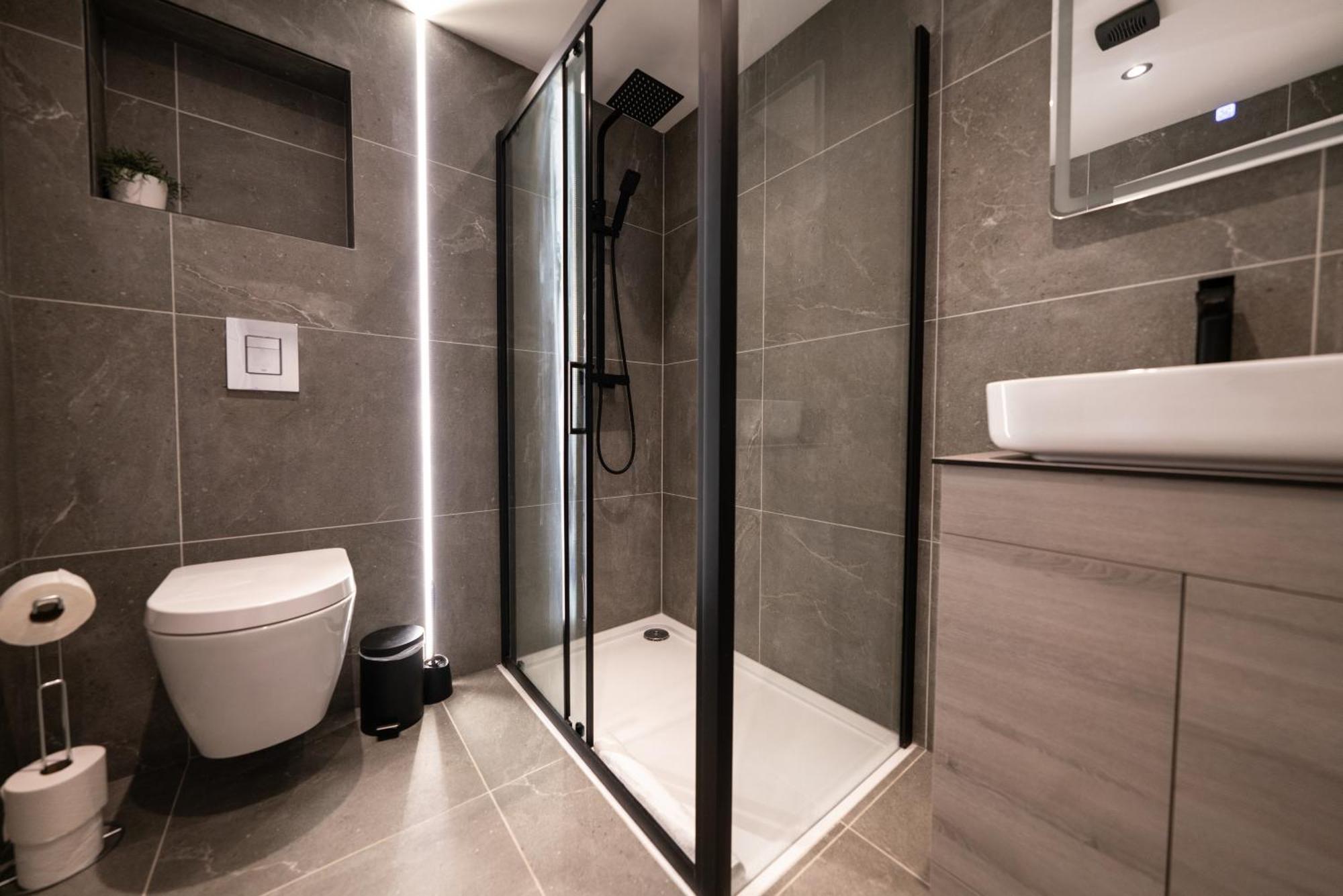 The Battersea Place - Charming 4Bdr Flat لندن المظهر الخارجي الصورة